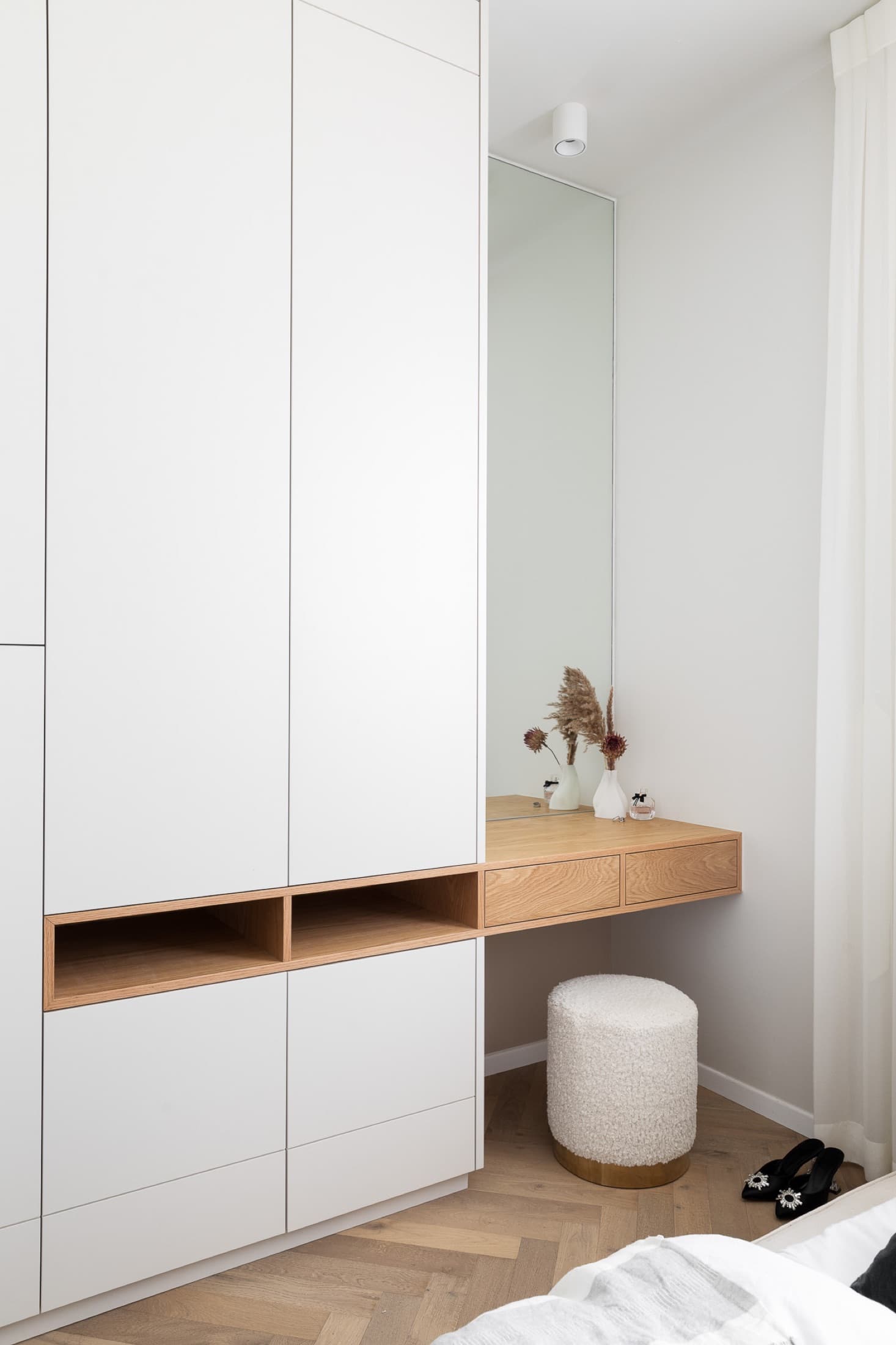 L. Residence — 27