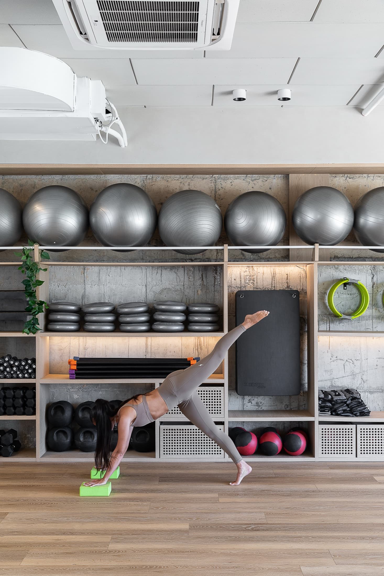 Mofit — 27
