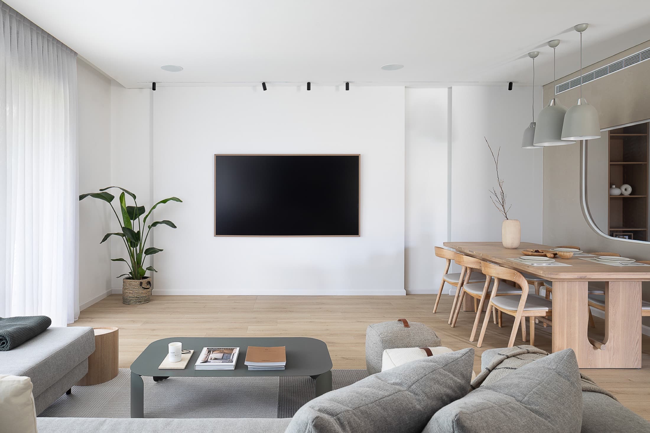 O. Residence — 8