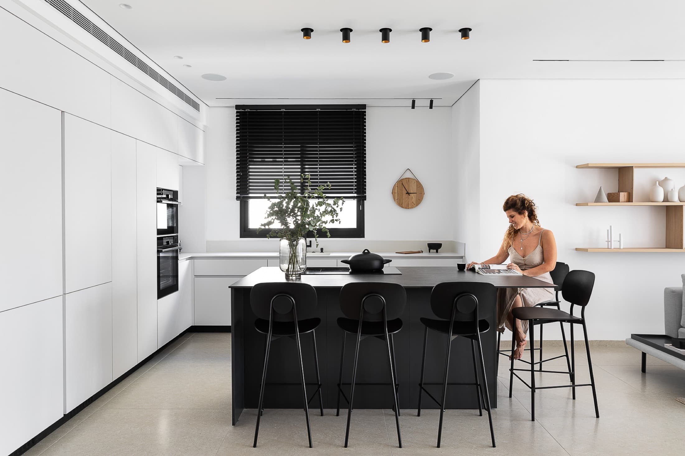 R. Residence — 32